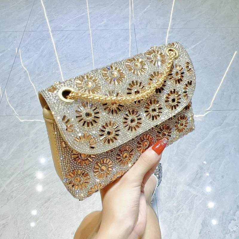 2025, neue schicke Luxus-Glitzer-Handtasche für Damen, Abend-Clutch, modisch, zart, mit Nieten besetzt, Diamant-Partytasche, Damen-Ketten-Umhängetasche