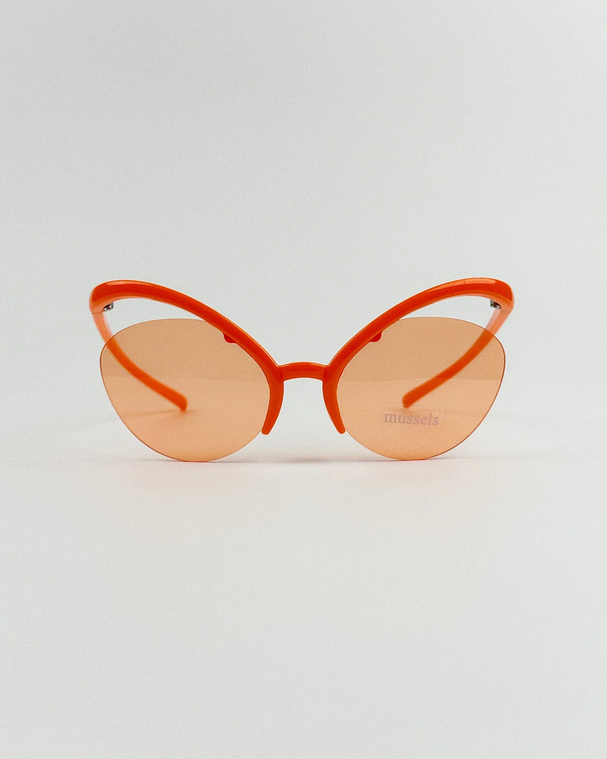 Retro owalne okulary przeciwsłoneczne Future Hunting Strange Shaped Street Shoot Okulary przeciwsłoneczne odporne na promieniowanie UV dla mężczyzn i kobiet