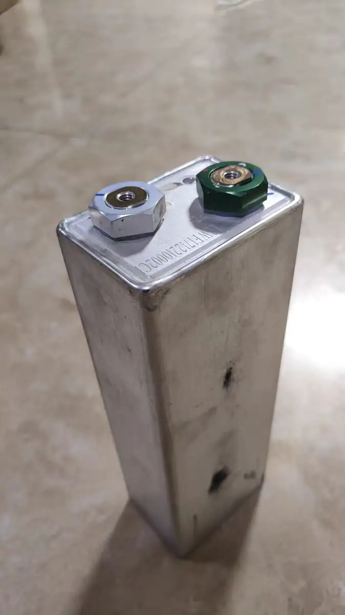 supercondensatore-crrc-3v-12000f-corrente-di-picco-4000a-per-avviamento-auto-e-saldatura-a-punti-esr-02mΩ-avviamento-veicoli