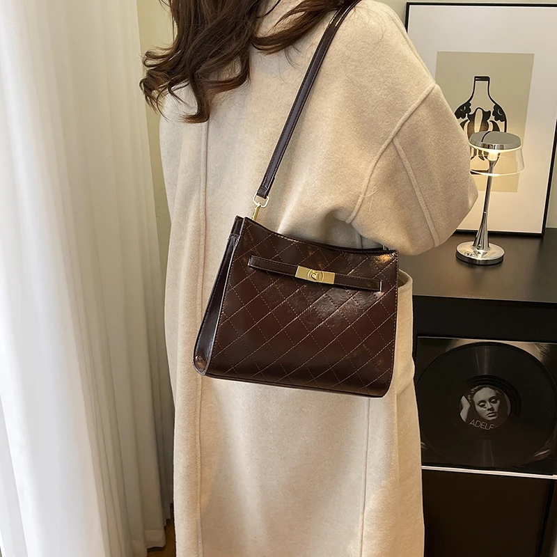 

Minimalist Simple Solid Color Leather Tote Bag Large Capacity For Women Shopper Commuter Daily Casual Chic