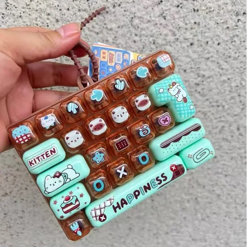 26-Tasten-Tastatur-Fidget-Schlüsselanhänger, Cartoon-Clicker, Stressabbau-Spielzeug, Silikon-Mini-Tastatur-Anhänger für Rucksack, Schlüssel, Charm, tragbar – Detail 4