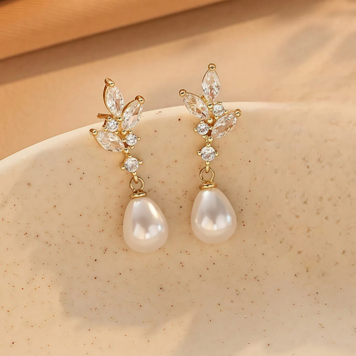 ليف الزركون العروس أقراط اللؤلؤ للنساء 2025 رائعة أنيقة مأدبة اكسسوارات الراقية ضوء فاخر قطرة الماء الأذن مربط #2