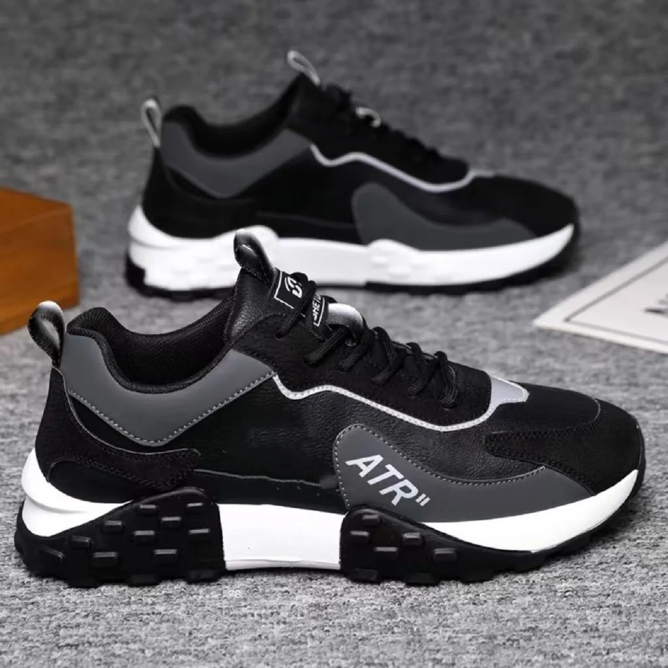 

Spring and autumn new men's shoes trend versatile men's sports shoes breathable soft sole running shoes leisure thick sole men's