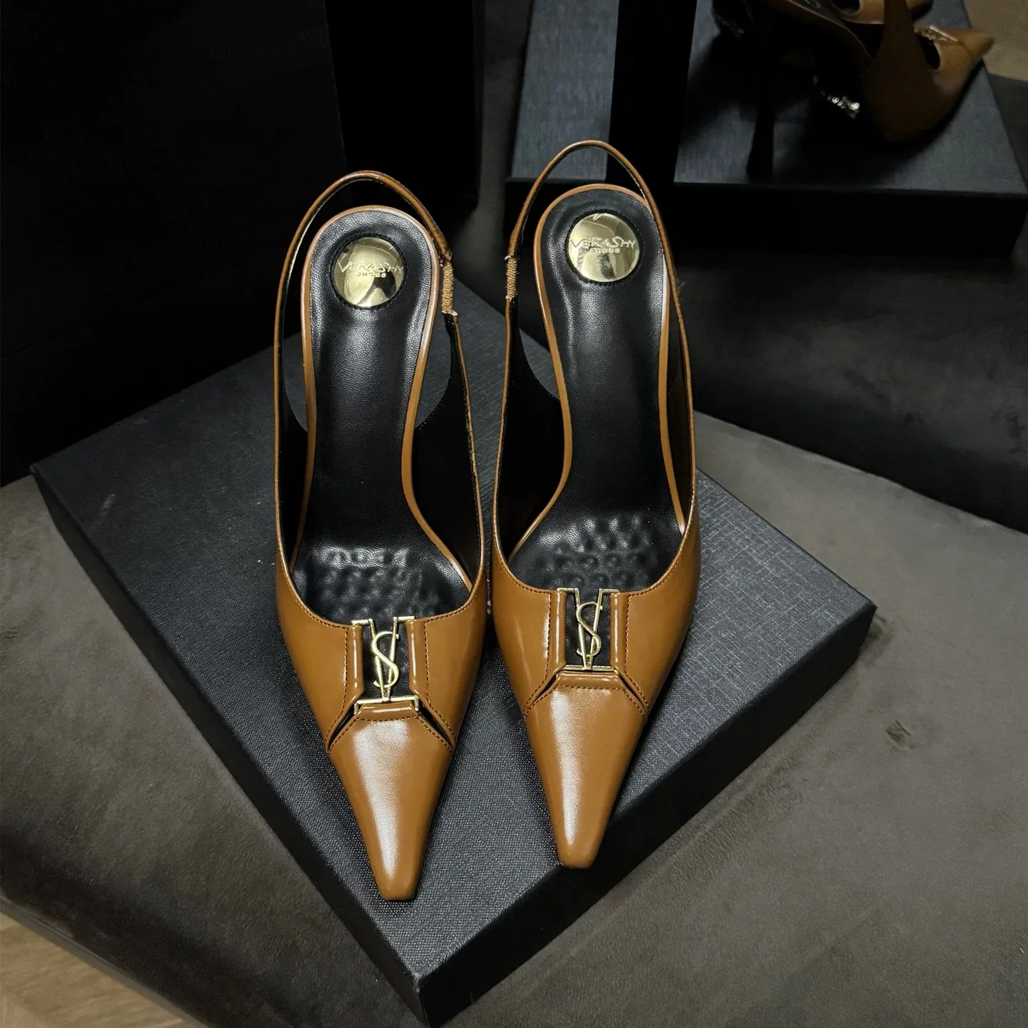 أشار تو براءات الاختراع والجلود مضخات النساء ديكور معدني الفم الضحلة رقيقة كعب الصنادل الربيع الصيف فستان الحفلات أحذية حذا فردي للسيدات #3