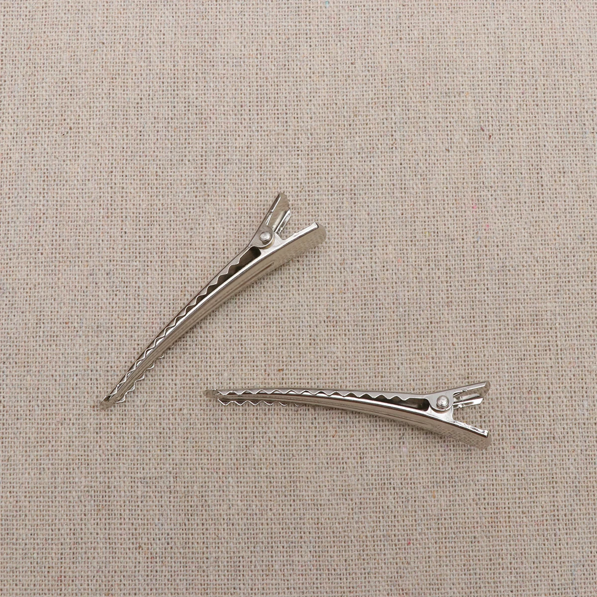 

50pcs Metal Duckbill Sturdy Lightweight Salon Sectioning Hold Thick Thin Hair No Damage Professional Styling Perm Face Washing