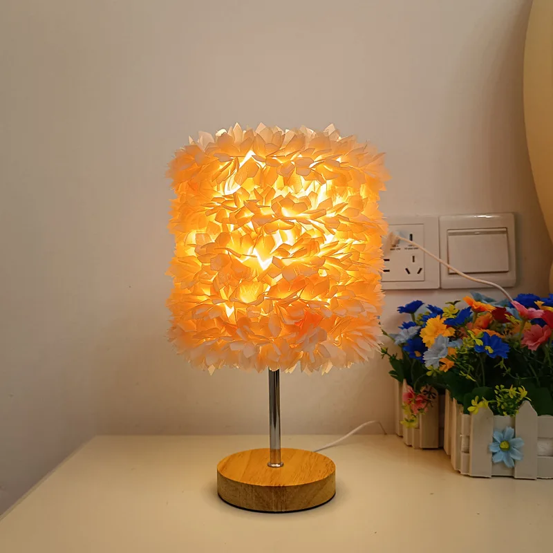 

Three-dimensional Fabric Flower Straight Desk Lamp USB Button Three-color Dimming White Fuchsia Simple Decorative Bedside Light