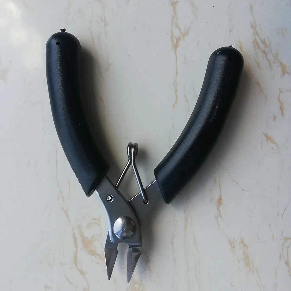 

Badminton Racket Wire Cutters Black Metal Cutting Pliers Polished Rust Resistant Spring Diagonal Wire Flush Cutter