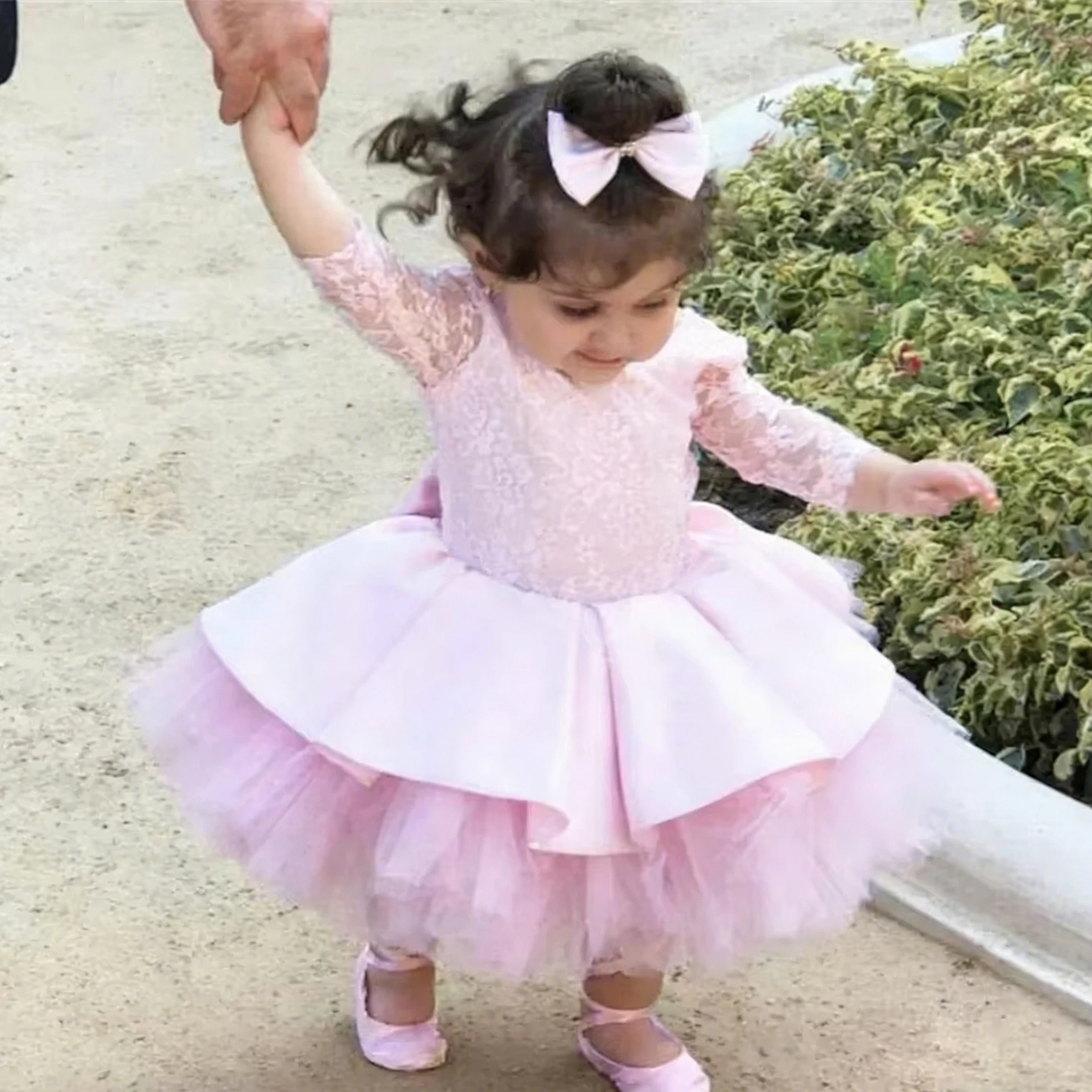 Customized Pink Flower Girl Dress For Wedding Bow Lace Half V Back Sleeve Floor Length Kids Birthday First Communion Gown