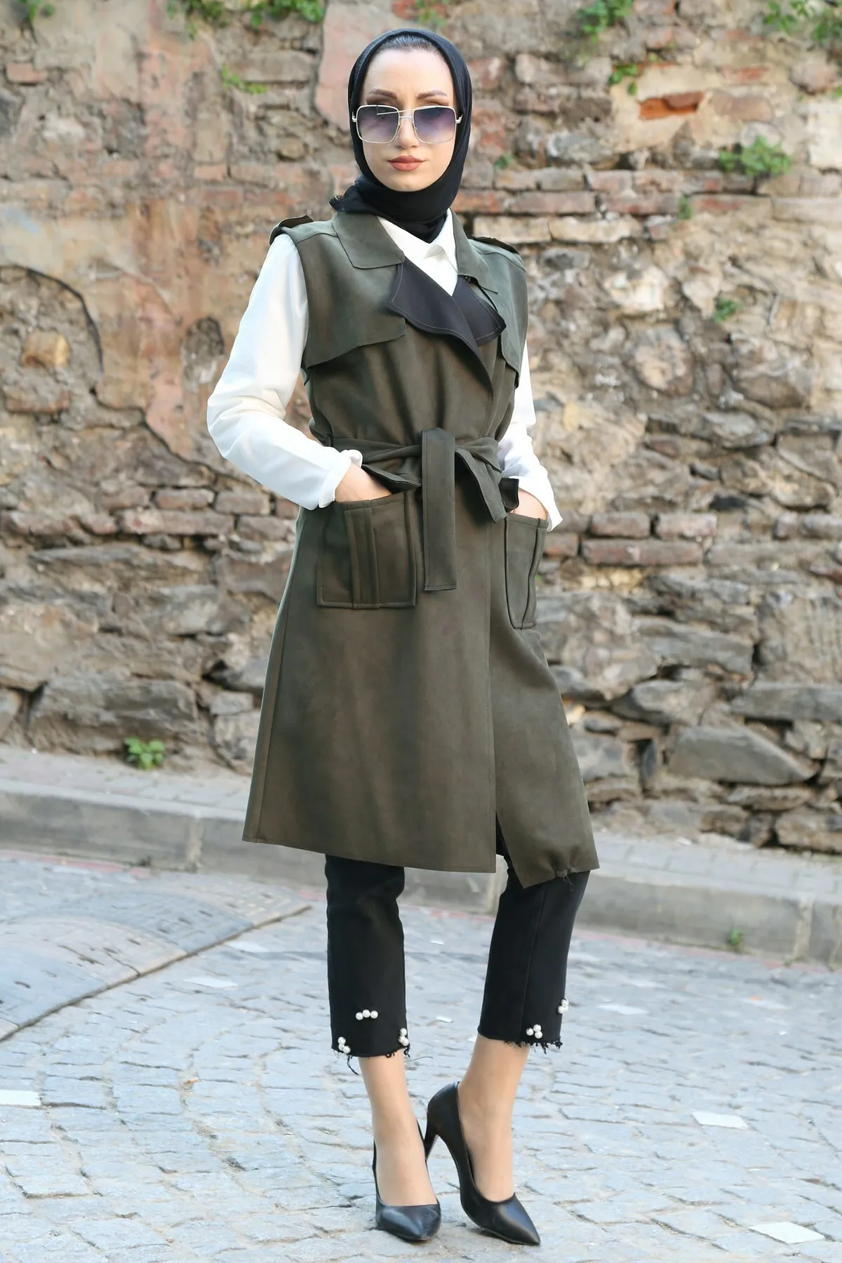 Belted süet vest-