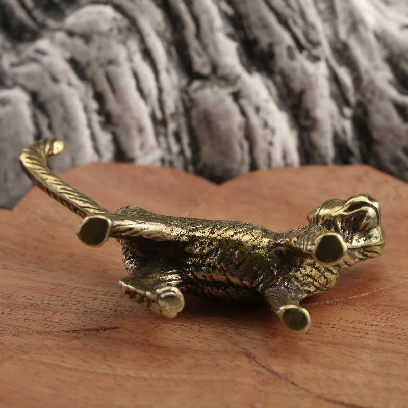 Retro Katzen-Messingornament Kreative Langschwänzige Katze Desktop-Teetier Mikrogeschnitzte Handwerkskunst Heimdekoration Ländliches Katzenornament – Detail 8