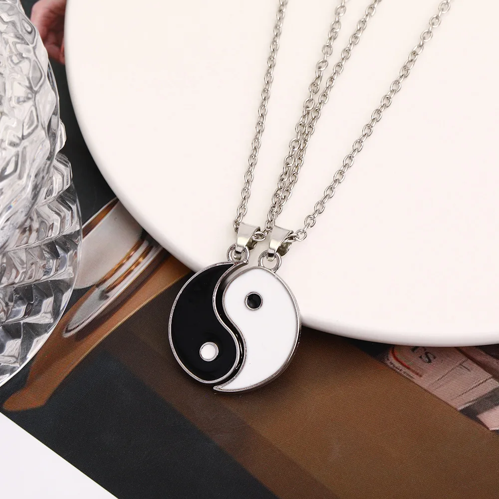 New 2Pcs Tai Chi Yin Yang Eight Trigrams Pendant Necklaces Set for Couple Silver Color Chain Matching Lover Choker Collar Gift