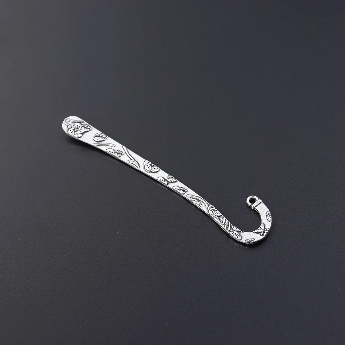

Retro Mermaid Bookmark Vintage Metal Bookmarks for Reading DIY Accessories Flower Pattern Elegant Bookmarker Pendant Student