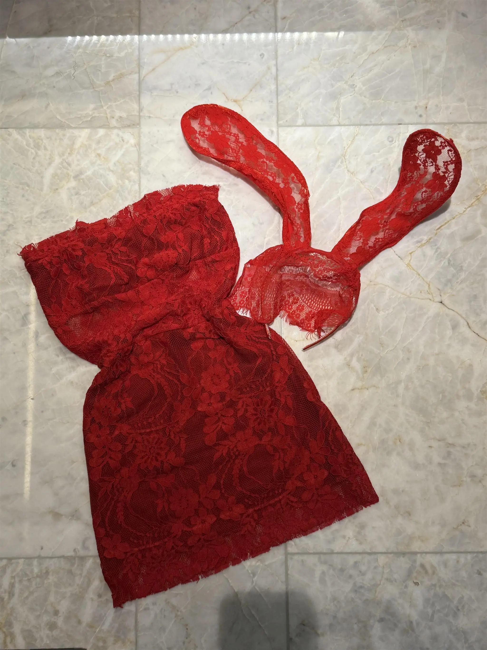 Vestido Bustier Rojo de Encaje con un Hombro Descubierto, Disfraz de loween, Falda Ajustada a la Cintura, Tela Suave, Elas...