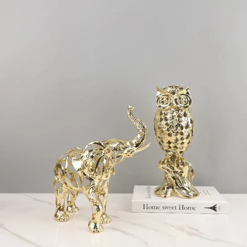 Metallkunsthandwerk Künstliche Tierskulptur Goldener Durchbrochener Löwe Pferd Elefant Kunst und Handwerk Ornamente Heimdekoration