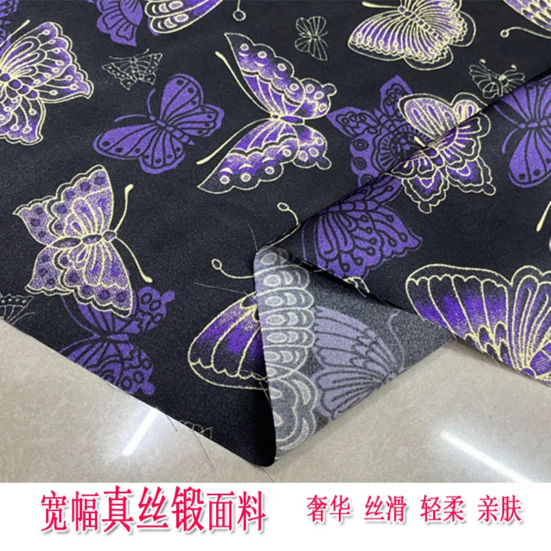 Camicia elegante in tessuto forgiato di seta di fascia alta con fondo bianco viola, tessuto pigiama cheongsam estivo