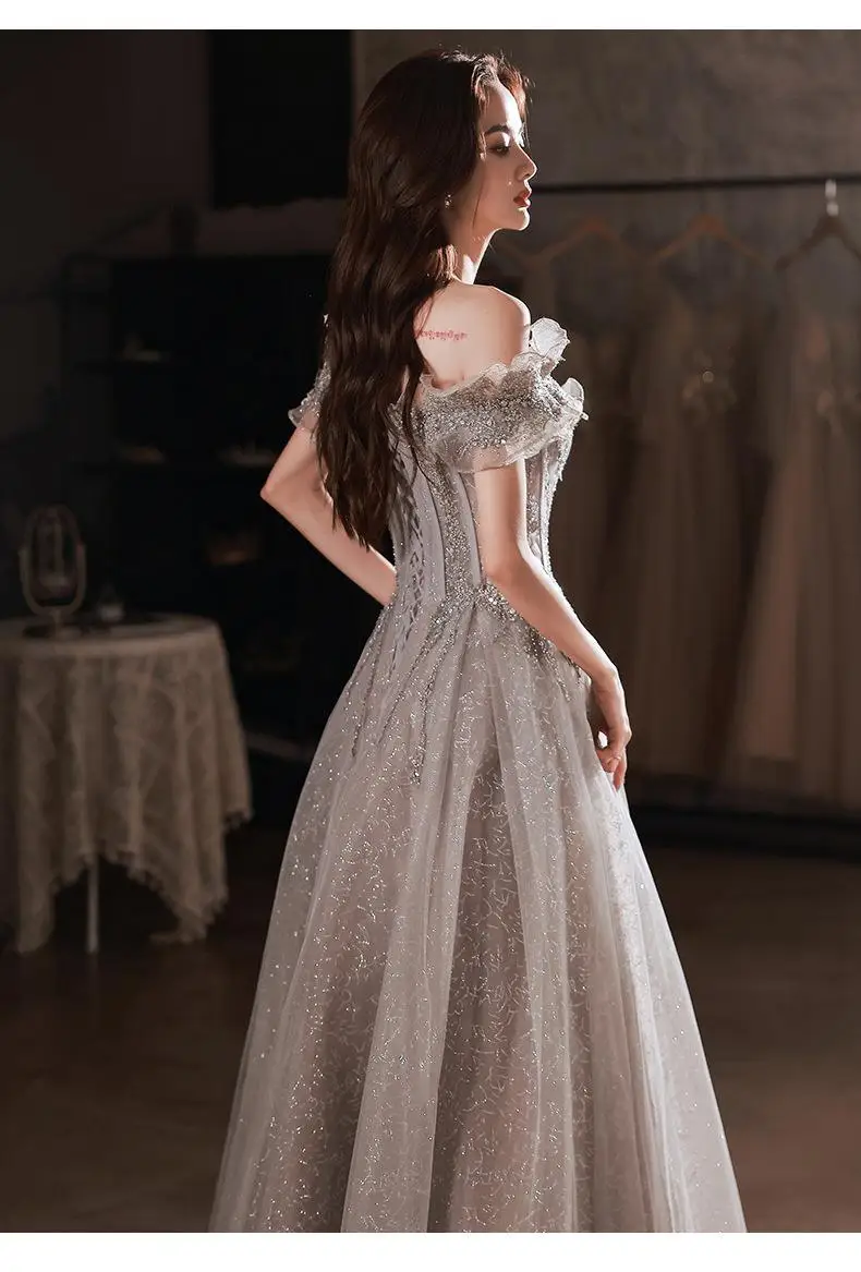 Long Grey Prom Dress com bordado