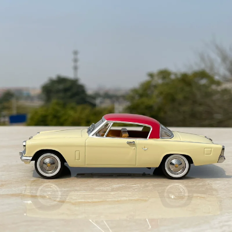 1:43 Scale Model Diecast Alloy 1953 Classic Retro Car Metal Toys Vintage Vehicle Coupe Gifts Fans Collection Display Decoration