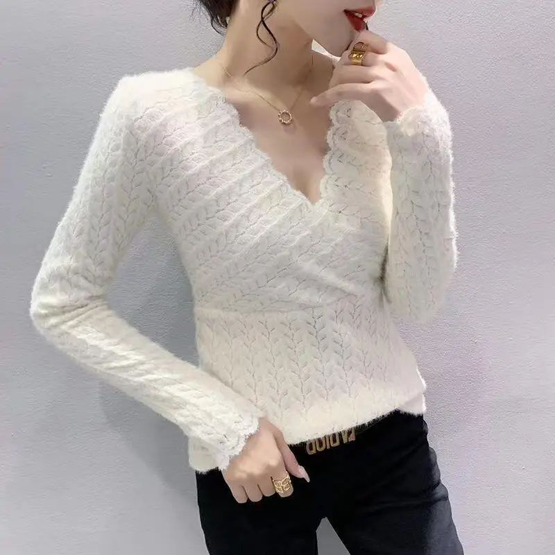 Slim Sexy Women\'s Lace V-Neck T-shirt Autumn Winter Thick Long Sleeve All-match Solid Color Tops Fashionable Female Clothing