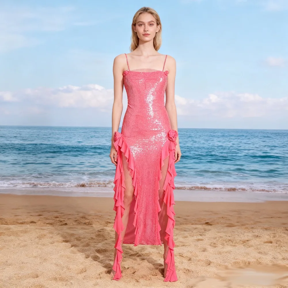 

Блестящее длинное вечернее платье макси с пайетками, оборками, тонкими бретелями, бахромой, облегающее, с высоким разрезом и воротником-халтер