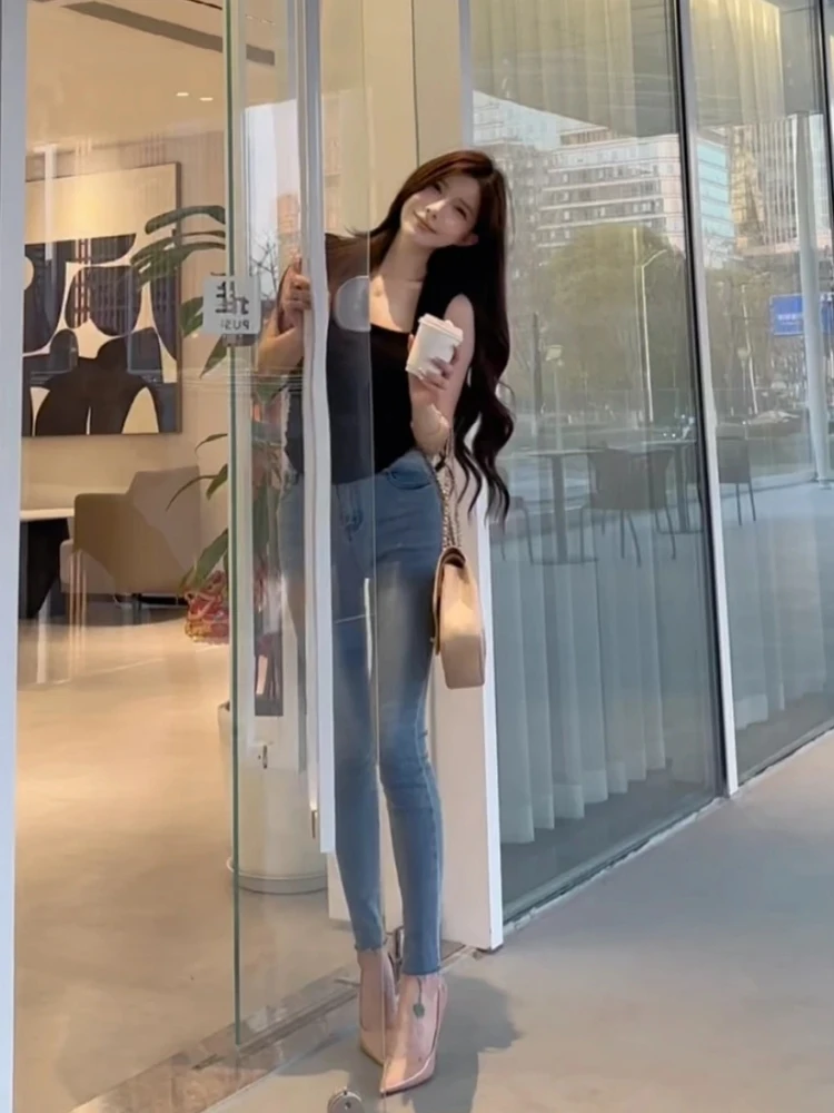 

Women's Slim Fit High Waist Jeans Waed Blue Cotton Stretch Fabric Padded Hip Nine Points Skinny Pants Long Leg Illusion