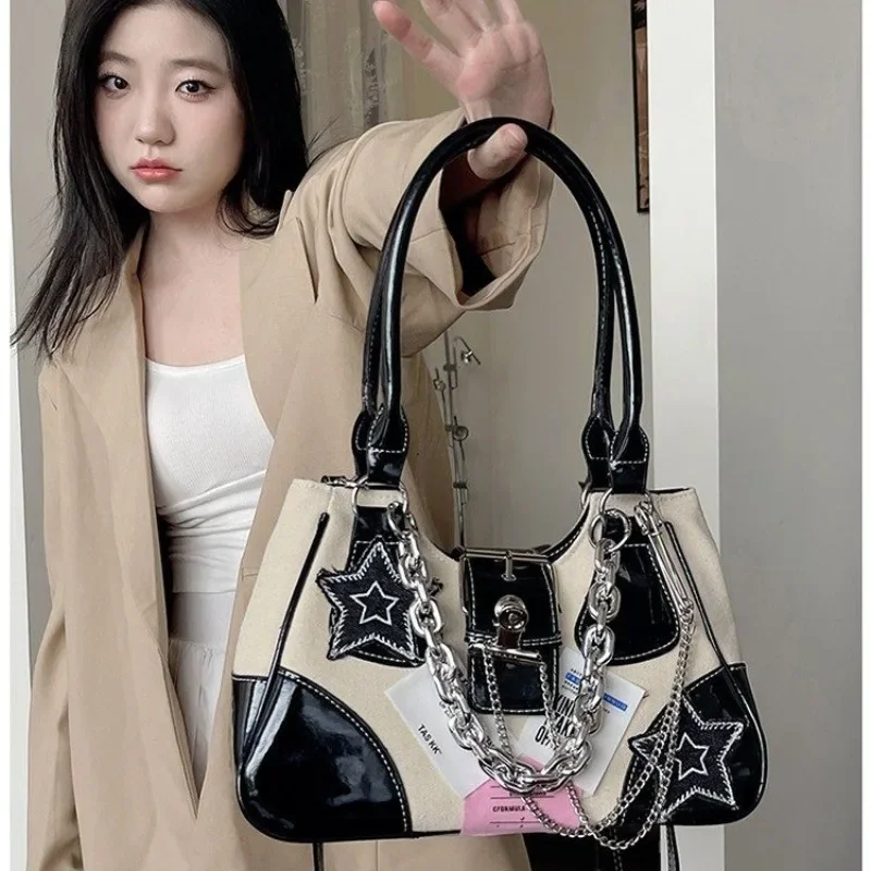 Bolsa de couro preto e branco elegante coreana para mulheres, estrela de tendência gótica feminina, sacolas de nova designer, bolsas estéticas femininas, estilo Y2k