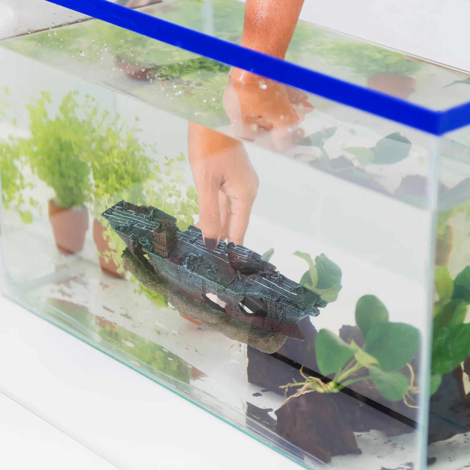 

Aquarium Sunk Ship Aircraft Carrier Resin Ornament Fish Tank Decor Unique Scenery Decoration Safe for Fish Aquarium Decoration