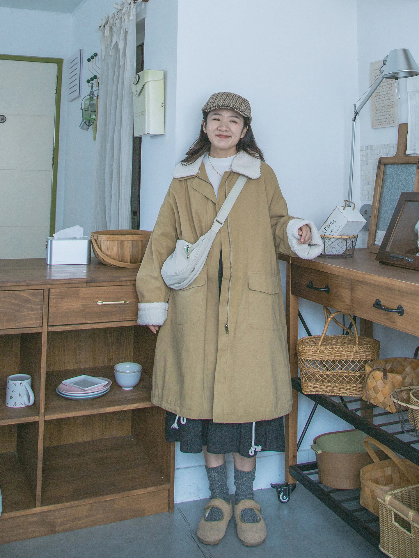 

Теплое женское пальто средней длины с воротником из овечьей шерсти и подкладкой из флиса, хлопковая куртка, зимняя верхняя одежда, простой прямой крой...