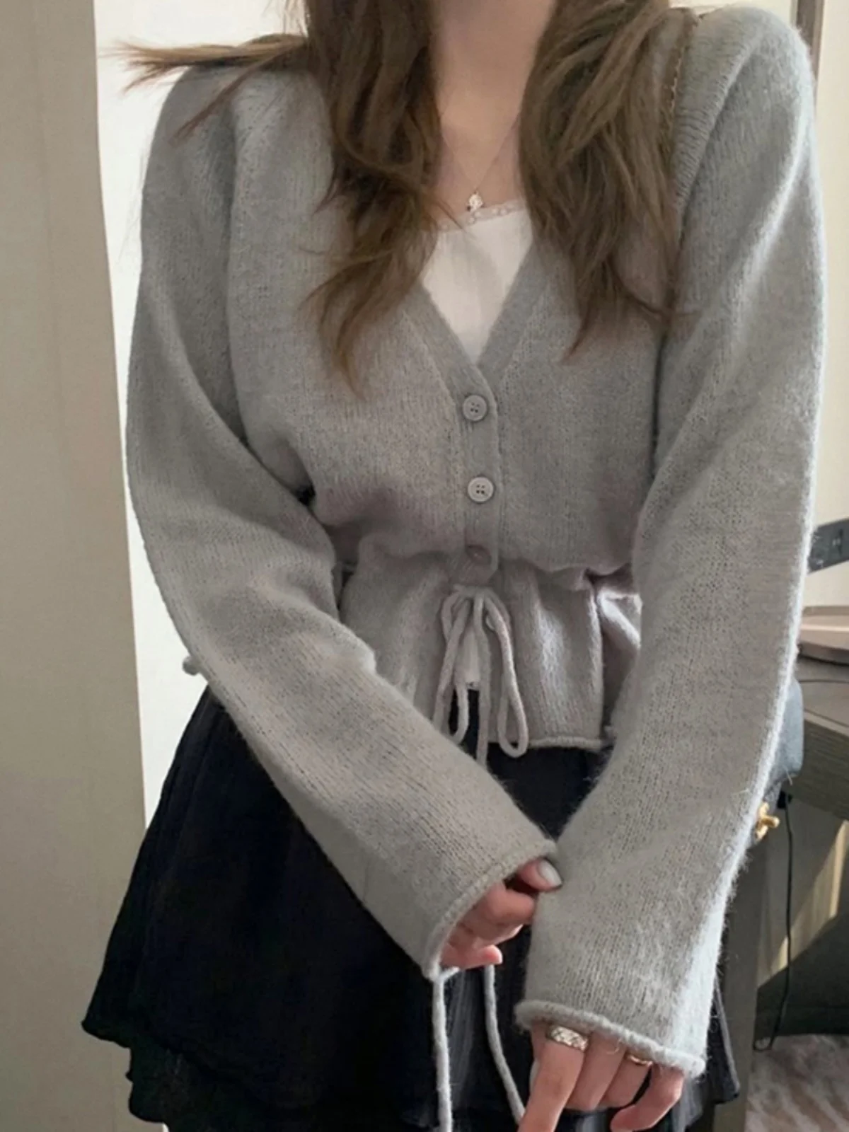 Suéter de Punto de Manga Larga con Cuello en V y Corte Entallado para Mujer, Moda Primavera, Estilo Coreano Chic con Cinturón