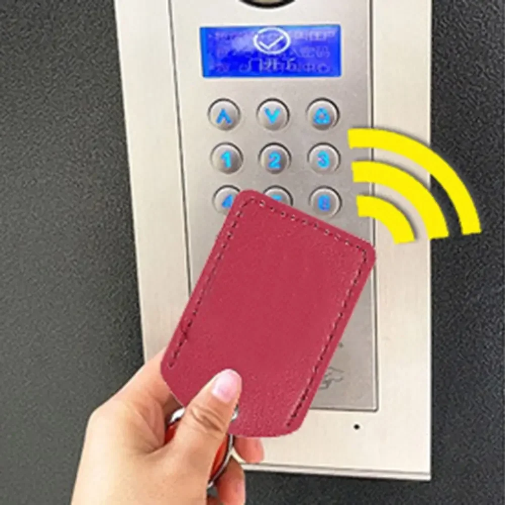 

Useful Protective Card Sleeve With Keychain PU Leather Badge Card Holders Rectangle Key Pouch For Airtag