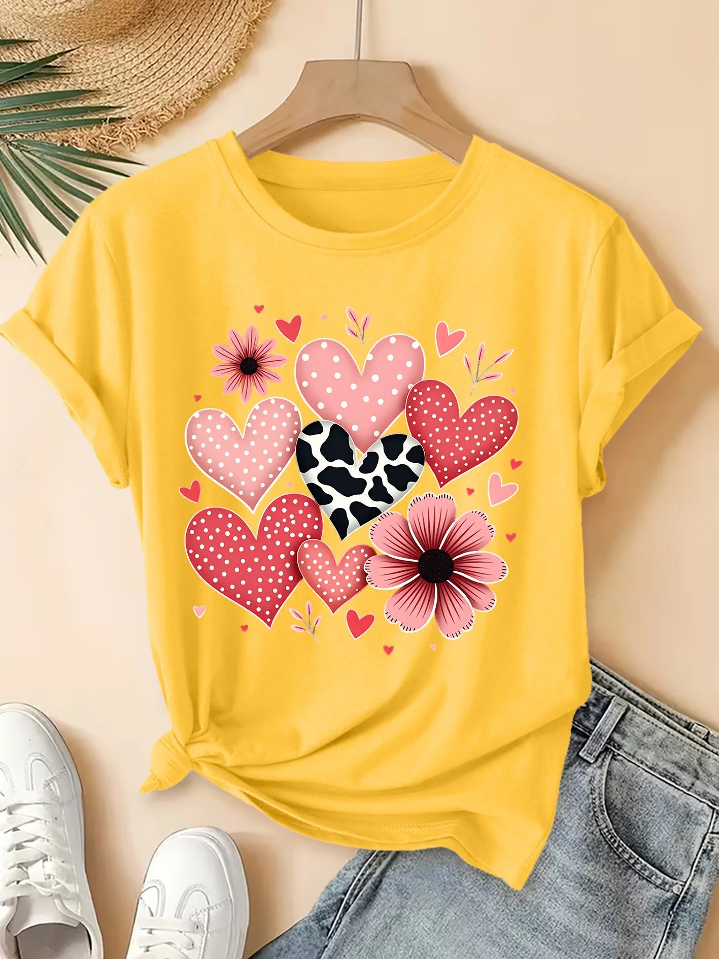 2026 Spring/Summer New Women's Round Neck Polka Dot Love Flower Printed T-shirt Soft Women's Fun and Bizarre Design Playful Top