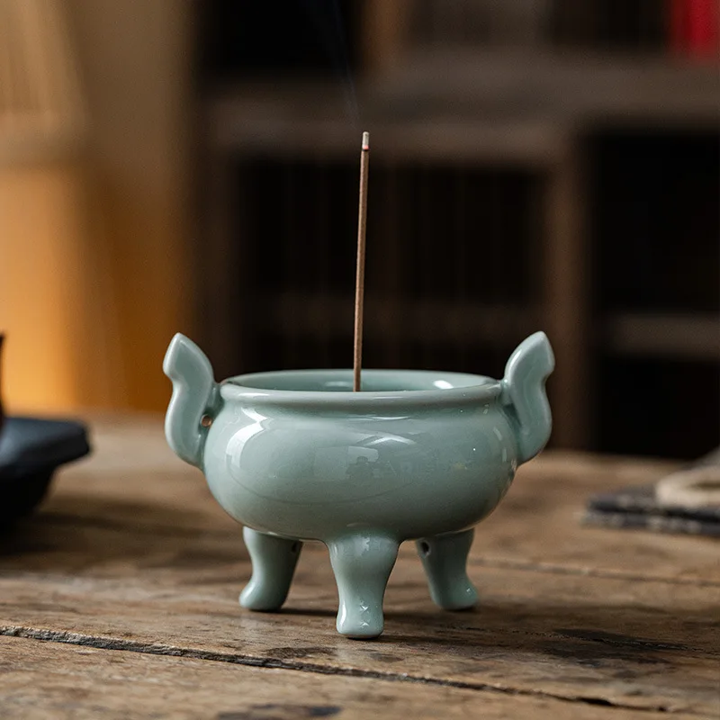 Celadon incense insert three-foot tripod  burner household ceramic small sandalwood burner for Buddha utensils direct sales