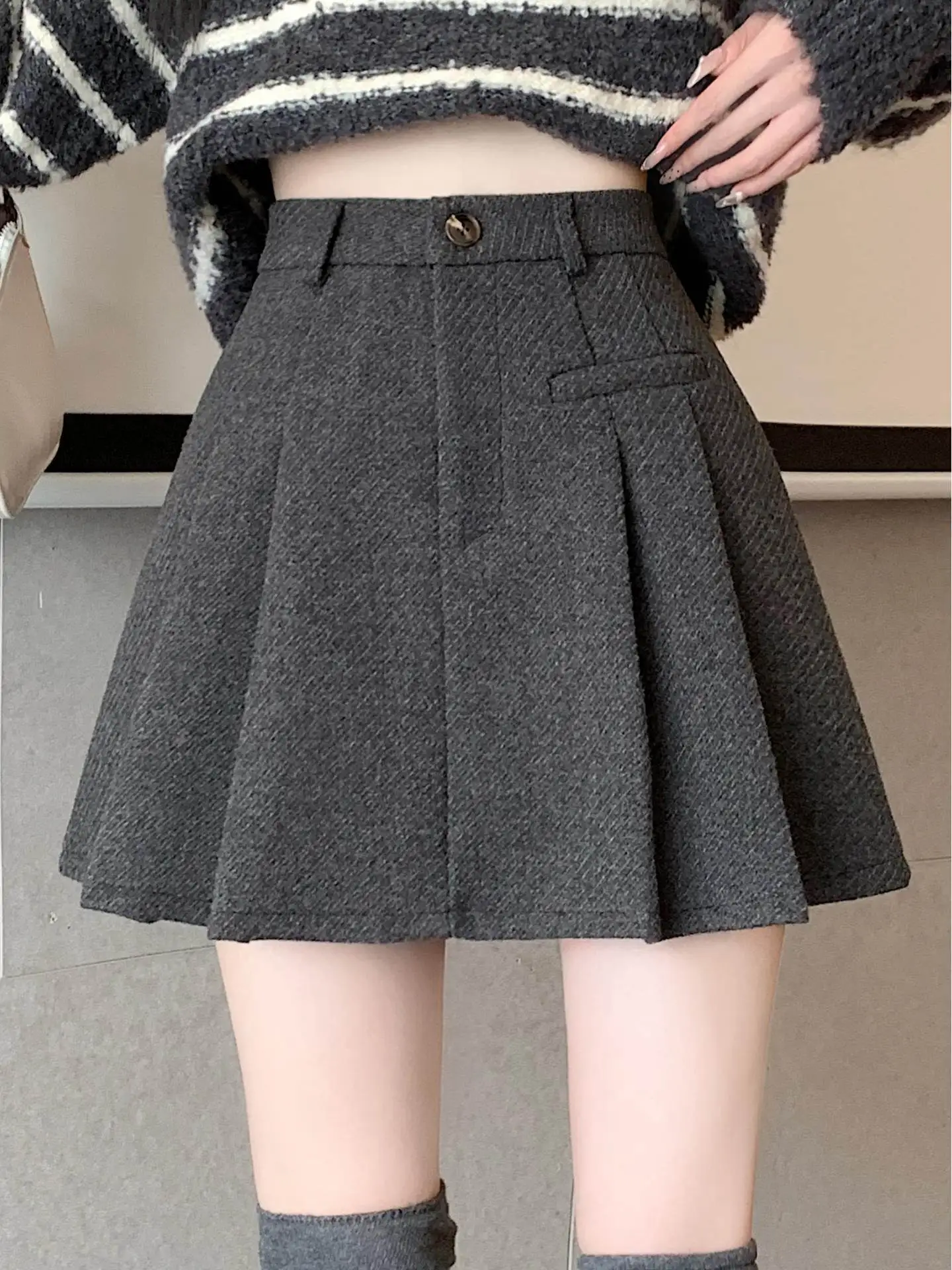 

Women's Korean-style Autumn Casual Trendy Mini Skirt High-waist-fit Gray Wool-blend Pleated A-line Skirt Anti-emptied Design