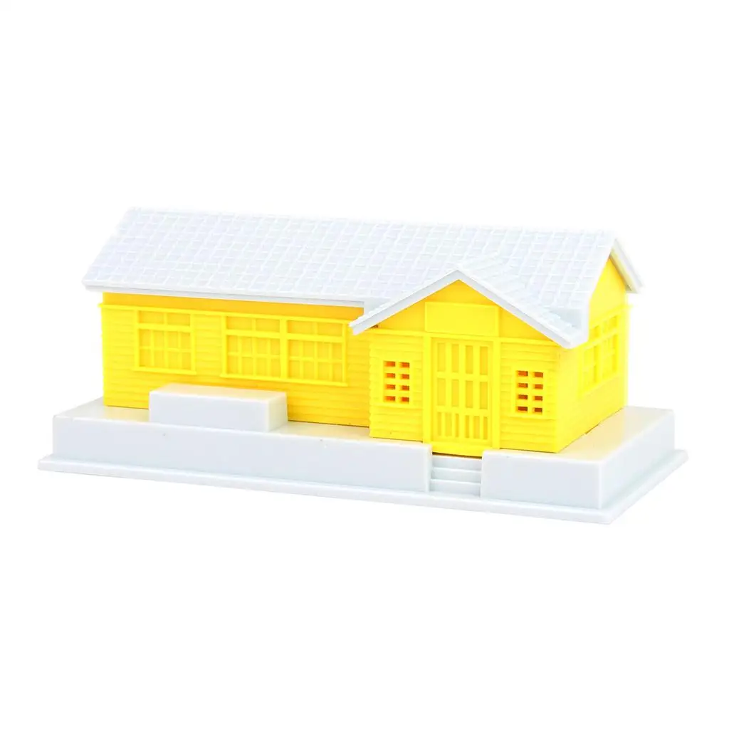 1:8 บ้านอาคารสีเหลืองสําหรับ HO Model Train Scenery Diorama