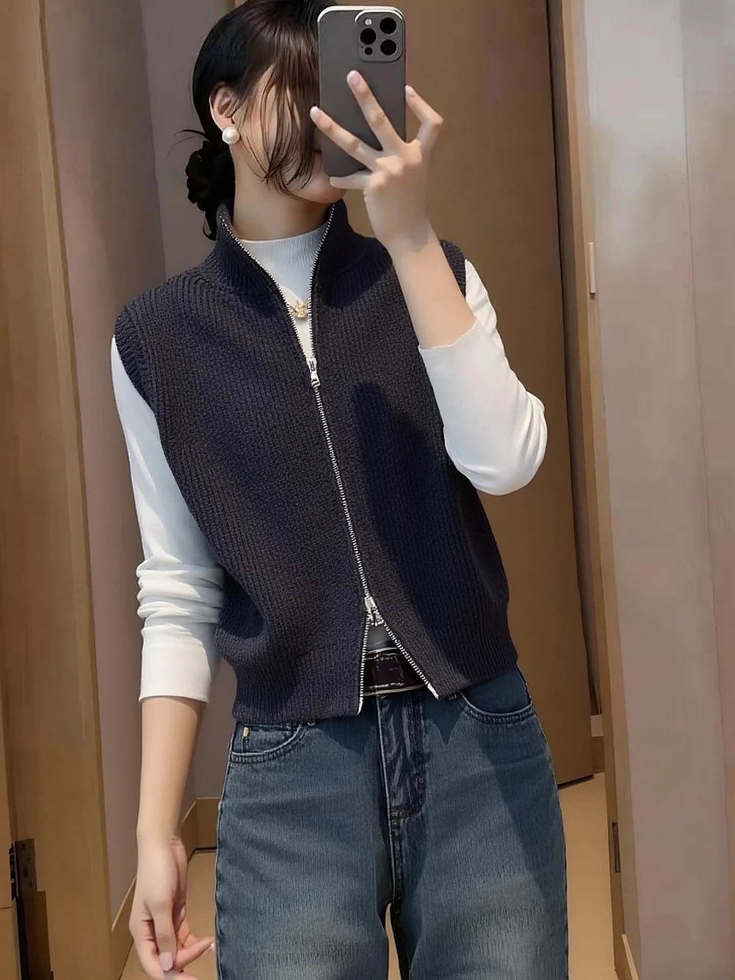 Versatile Knitted Vest Jacket with Double Zipper Stand Collar for Commuting Layering 2026 Autumn Season Women's Fashion