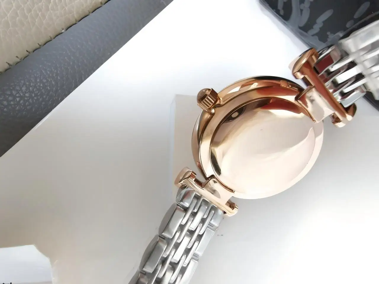 Classic All‑Time Designer Style Men Watch Women Watch Timeless Analog Quartz Wrist Watch Stable Quality Leather Band Waterproof Multi‑Generation Occasion Daily Wristwatch Reliable Festival Gift Present