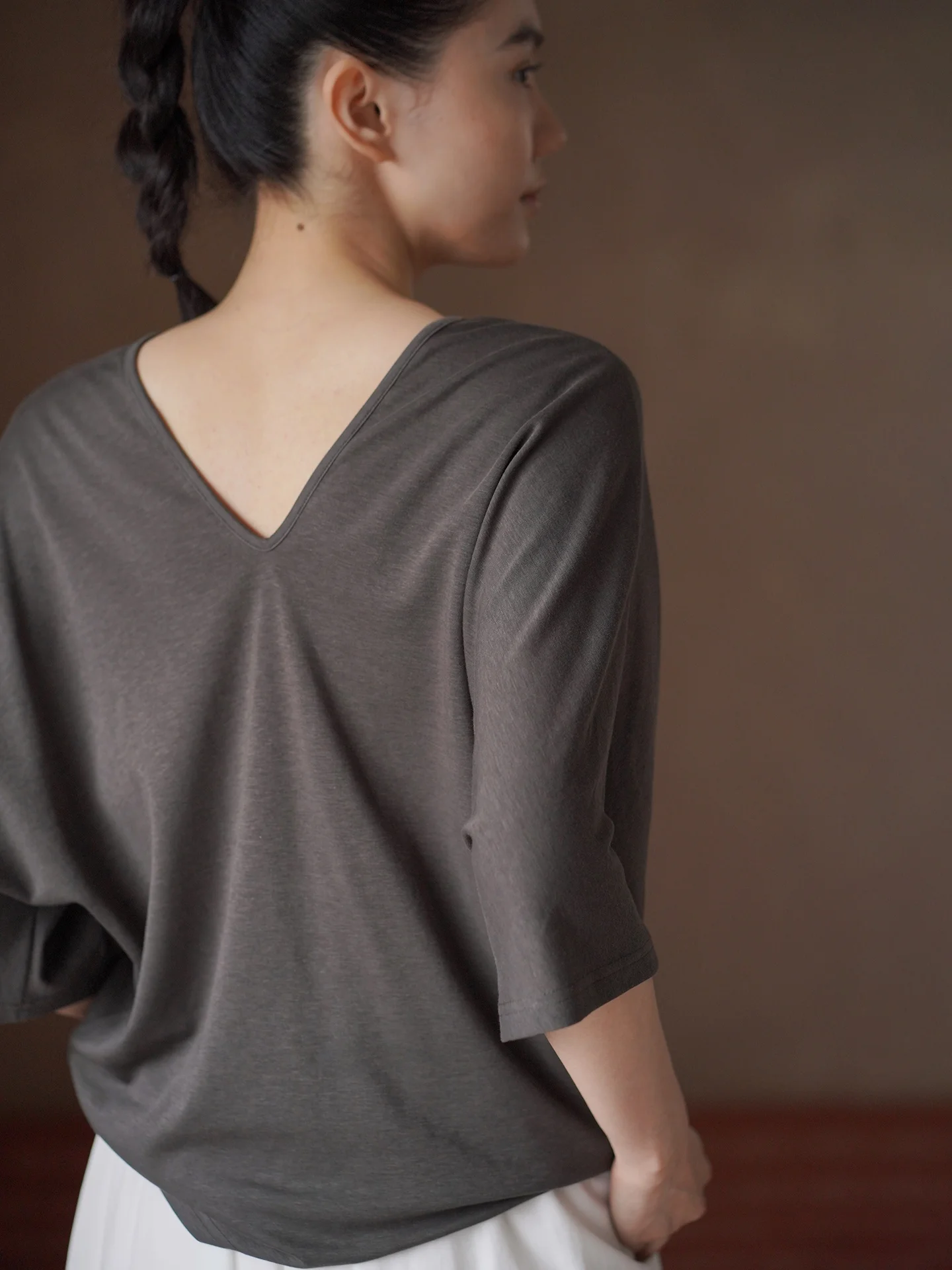 Hacikis Miss Vine Gray T-Shirt One-Piece Sleeveless V-Neck Slimming Soft Matte Smooth Commute Top Women Summer Cotton Lenzing...