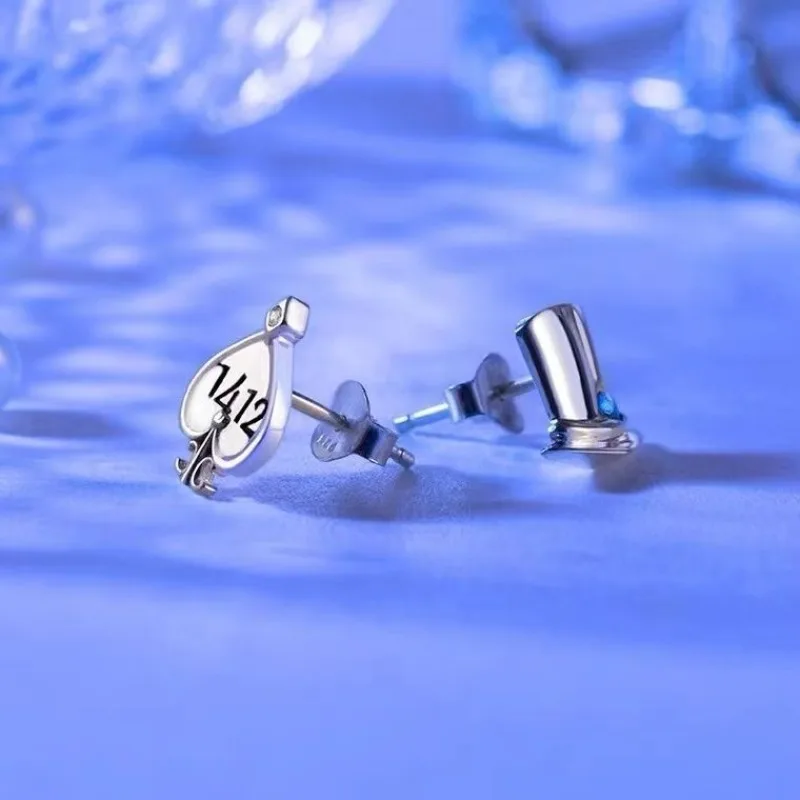 Ins famous Detective Conan animation series joint earrings two-dimensional animation peripheral Kaito Kidd earrings jewelry