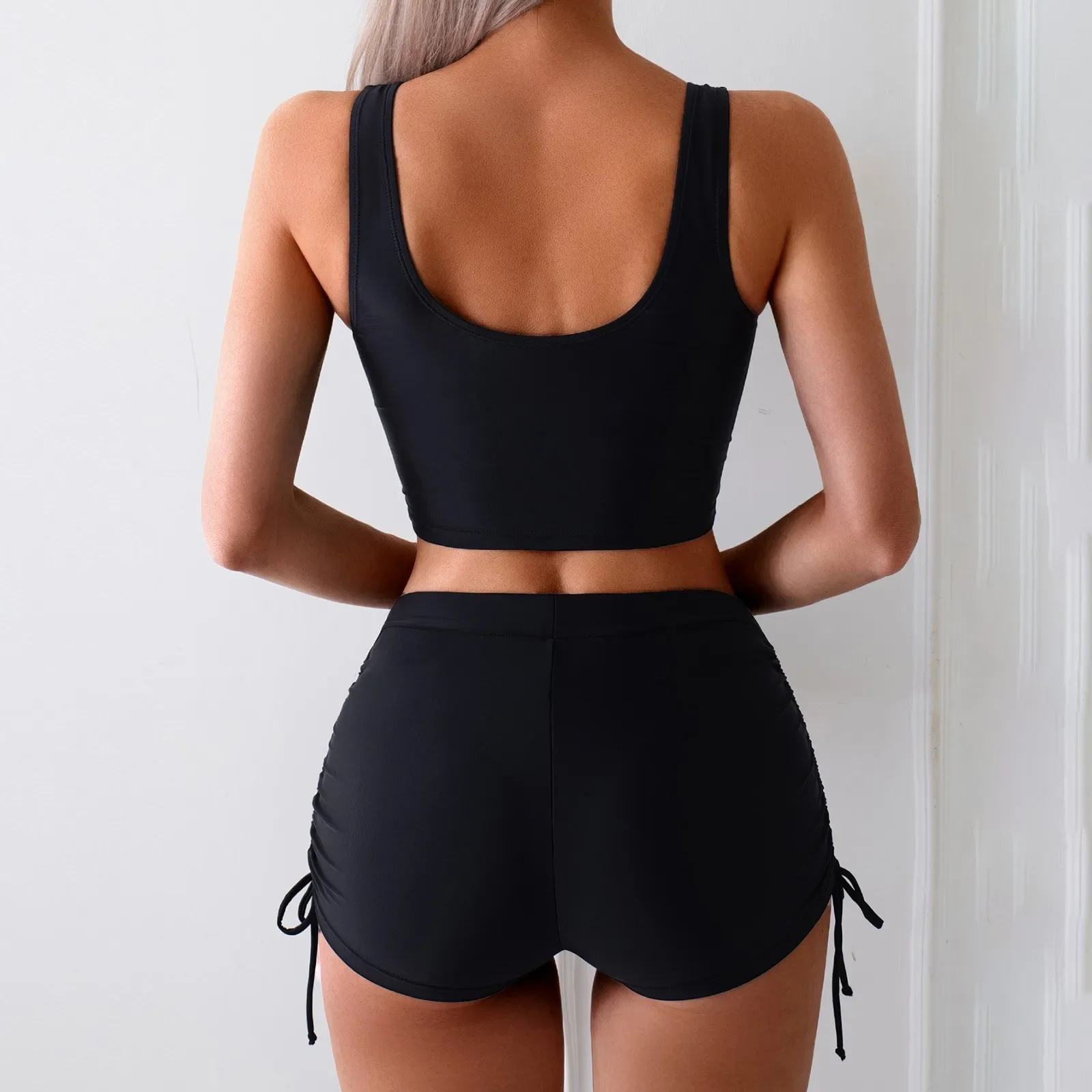 Costume da bagno ritagliato Nuovo cinturino alla moda da donna Top stampato sexy Pantaloni a triangolo tinta unita Tankini Bikini metallico per feste in spiaggia