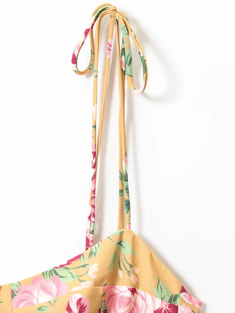 Letnia nowa damska francuska retro sukienka na ramiączkach z kwiatowym nadrukiem, podkreślająca figurę, z rozcięciem, idealna na wakacje.