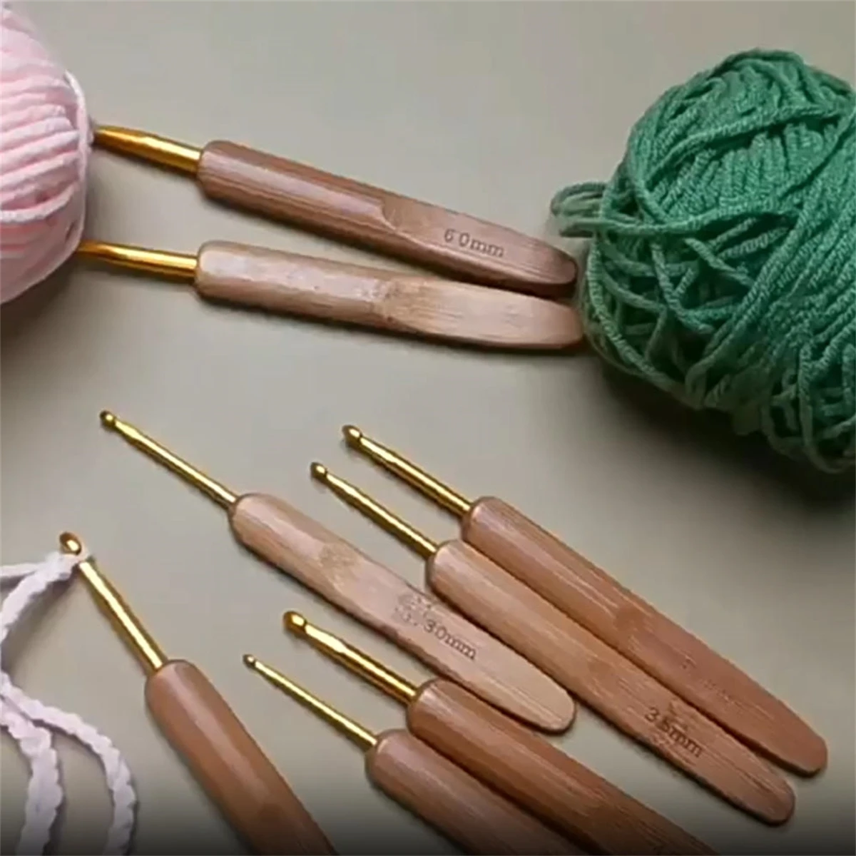 

8 шт., набор крючков для вязания с бамбуковой ручкой, 0,5 мм 0,75 мм, спицы для вязания, кружевные иглы для рукоделия, ручка для плетения пряжи, швейные инструменты