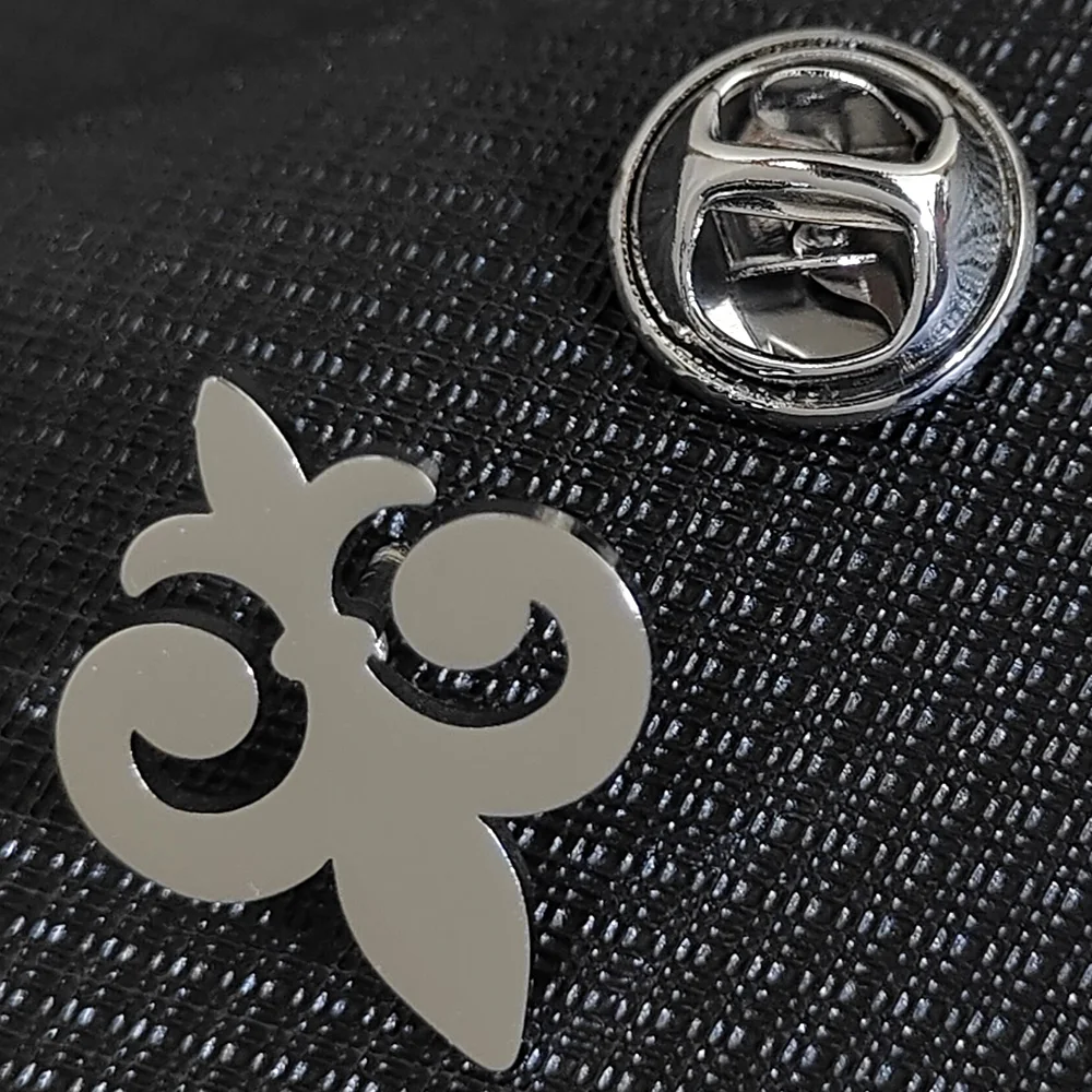 New - Stainless Steel 18k Gold Plated Stainless Steel Brooch: Fleur-de-lis Inspired Decoration Design, Fashionable Lapel Pin
