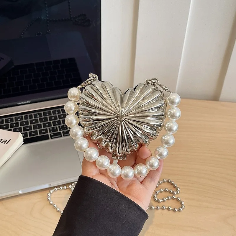 Sparkling Heart Shaped Clutch Bag with Rhinestone Bow Mini Metal Evening Purse with Pearl Chain Cute Crossbody Bag for Party view 4