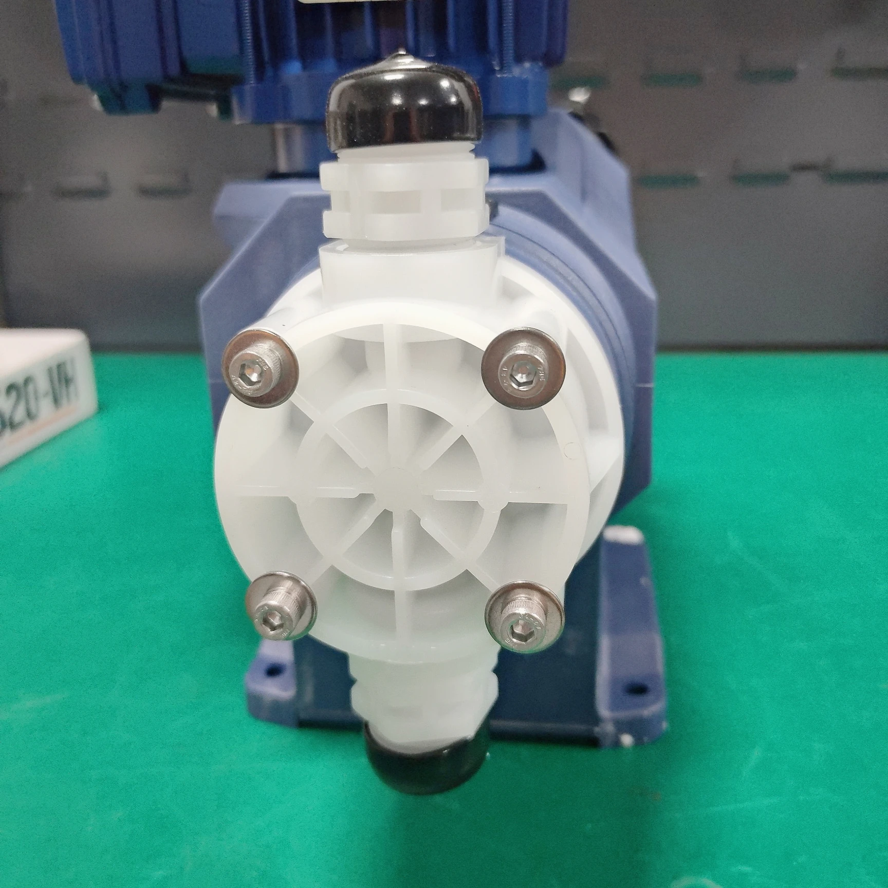 مضخة جرعات الحجاب الحاجز الكهربائية من سلسلة Prominent مضخات قياس نظام معالجة المياه