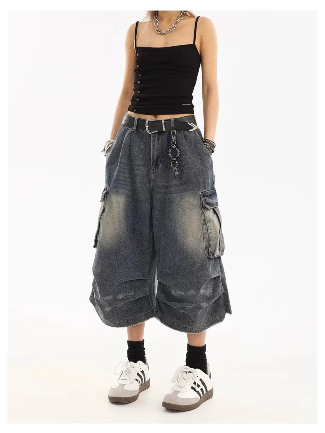 

Woman Washed Denim Multi-Pocket Workwear Jeans Mid Waist Regular Fit Non-Stretch Fabric Casual Occasion