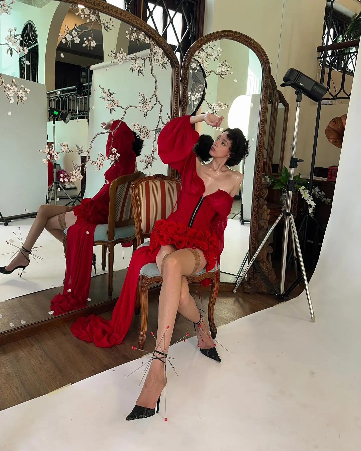 Mini abito da donna in tulle con spalle scoperte Vintage Boho Mesh floreale con volant Abito da sera moderno Abiti da ballo estivi alti e bassi