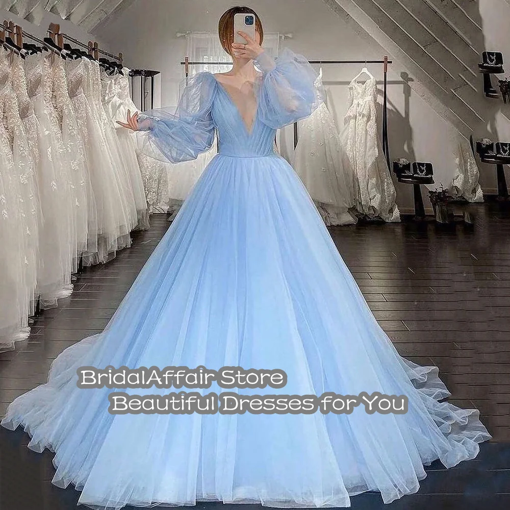 BridalAffair Ballkleid Sky Blue Tüll Prom Party Kleider Lange Puff Ärmeln Formale Abendkleider Tiefem V-ausschnitt Falten Hochzeit Kleid