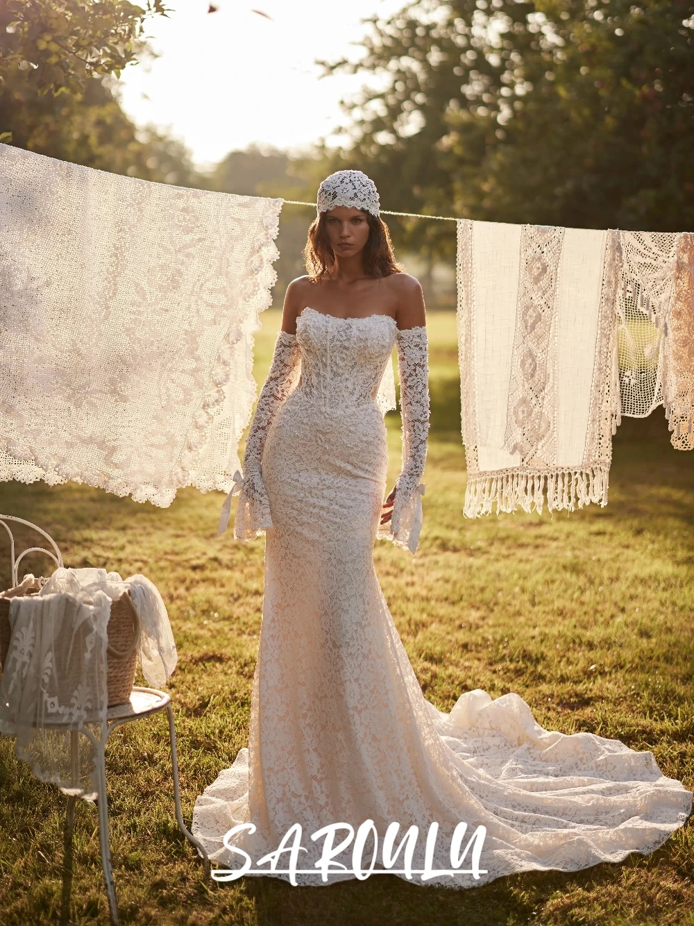

Romantic Fully Lace Wedding Dress Pearls Embroidery Mermaid Customized Bride Wear Classy Flare Sleeves Strapless Bridal Gown