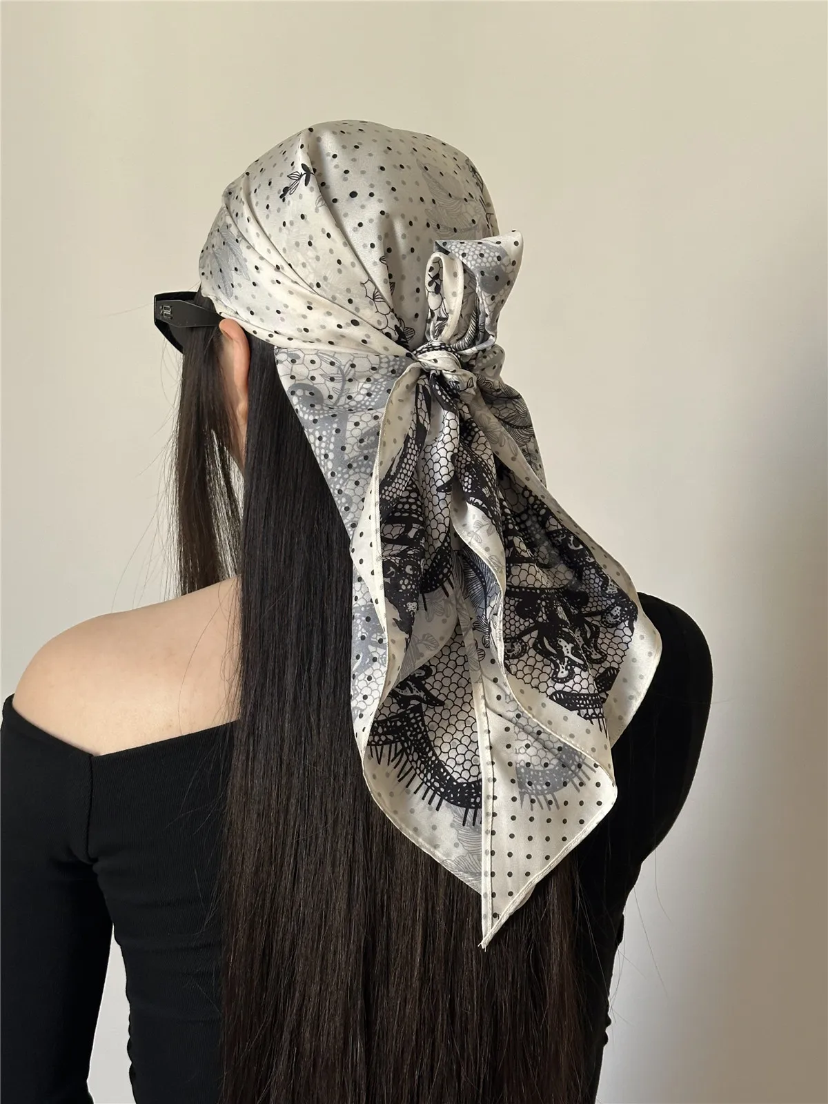 lenco-triangular-grande-com-estampa-de-poa-e-renda-lenco-de-cabeca-feminino-para-o-verao-lenco-decorativo-personalizado-de