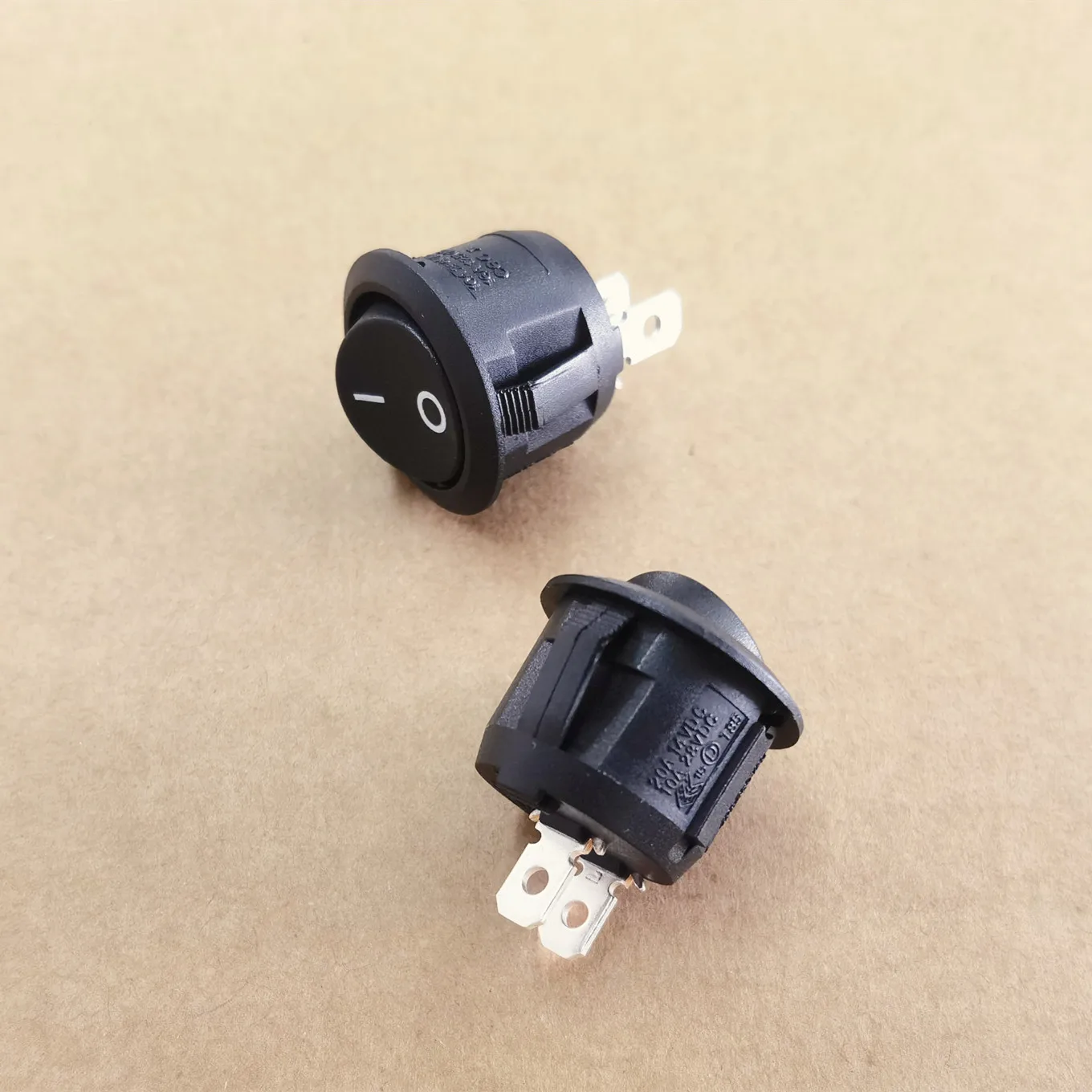 Original new 100% R13-112 2pin 2gear rocker switch with certified circular switch