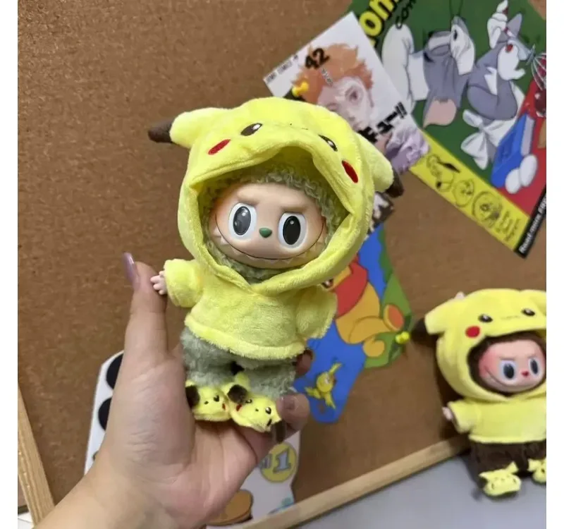 جديد البسيطة أفخم دمية الملابس مجموعة لطيف بيكاتشو دعوى الكرتون 17 سنتيمتر Labubu الفينيل دمية Kpop المعبود دمية الملابس والاكسسوارات